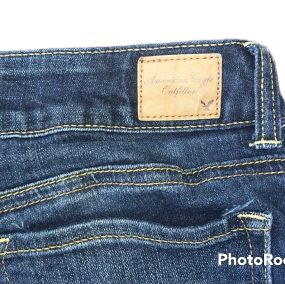 American Eagle jean shorts. Size 6 stretch - Picture 8 of 8